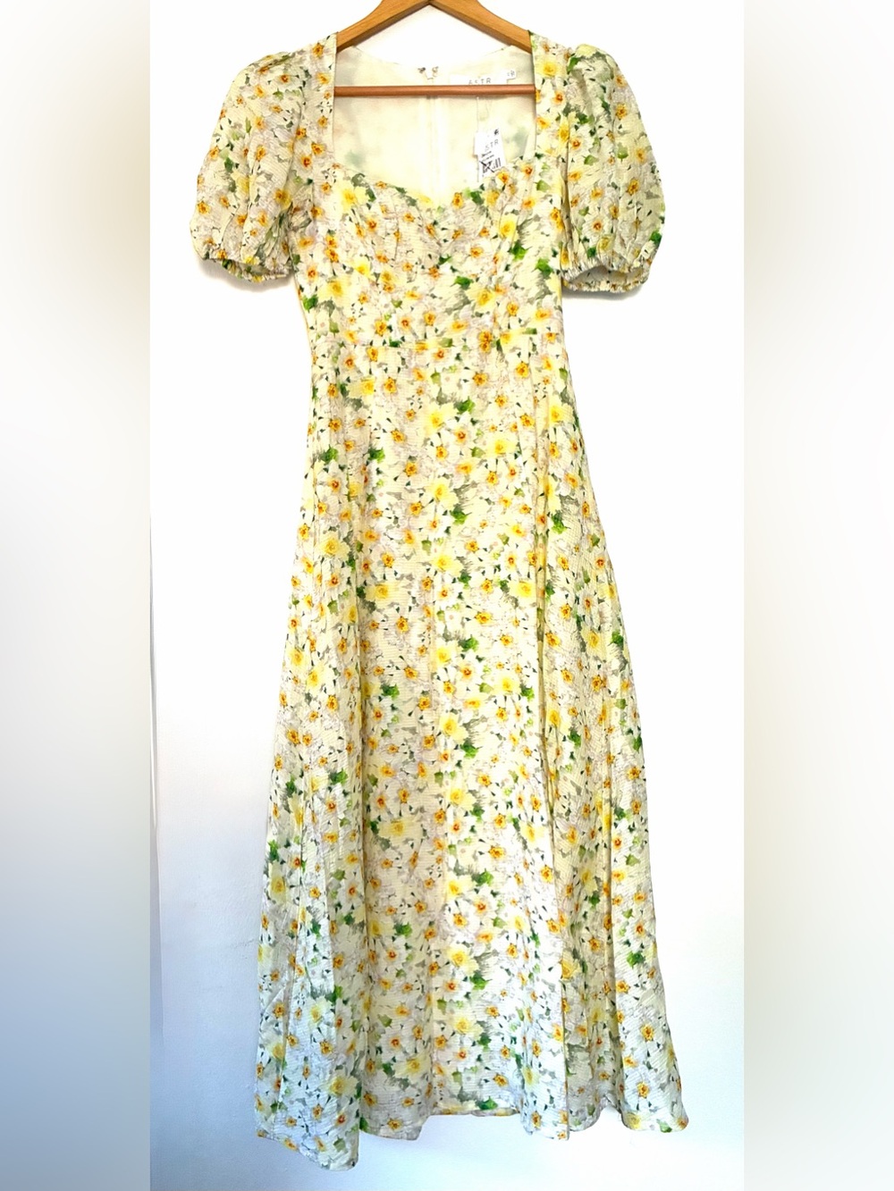 ASTR The Label The Floral Puff-Sleeve Maxi Dress.WomenXS. Garden Cottagecore.NWT